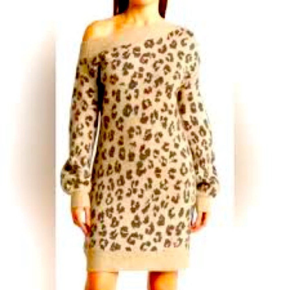 Steve Madden Leopard Print Sweater Dress NWT size large- has security device